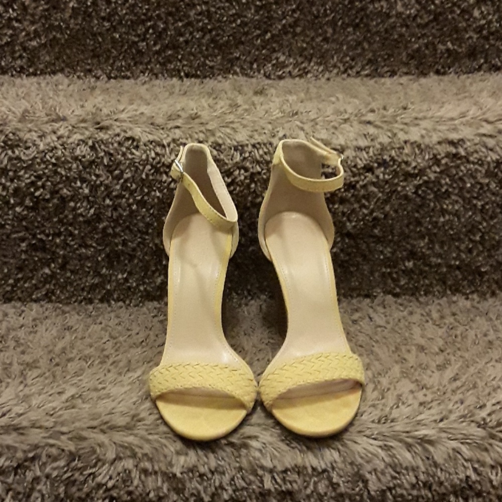 Ankle strap Open toe chunky heels